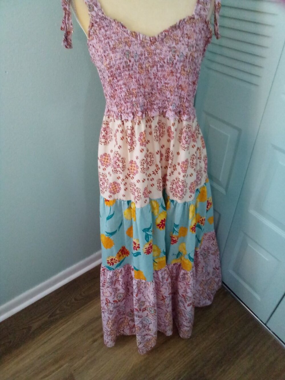 NANETTE LEPORE PLAY 100% COTTON LRG TIERED MAXI SMOCKED ADJ STRAPS FLORAL BOWS - Picture 5 of 11